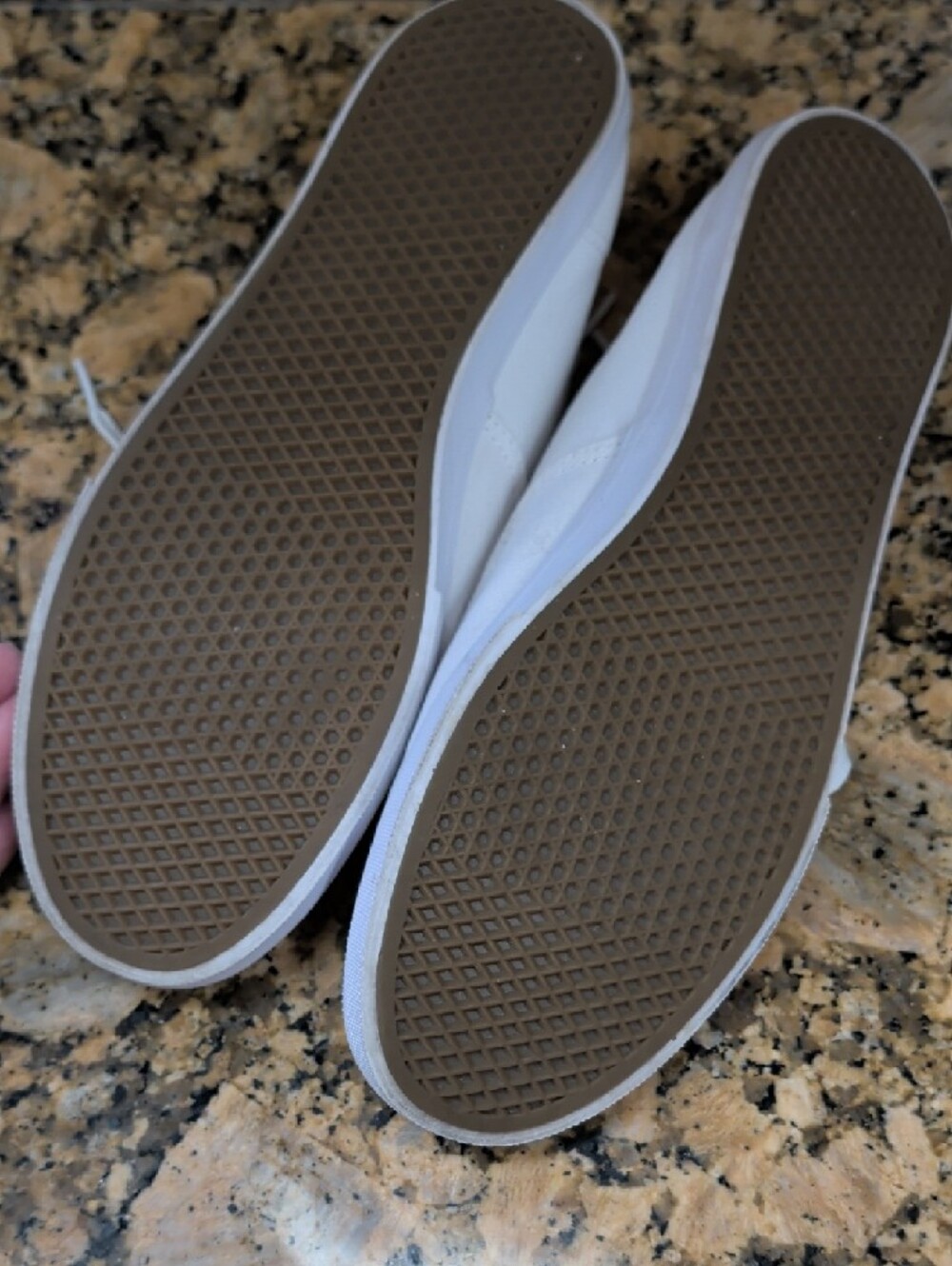 Vans White Low-Top Canvas Sneakers - Picture 4 of 4